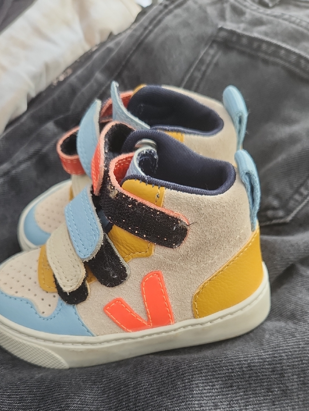 Veja Kids High-Top Sneakers in Beige, Yellow, Light Blue & Coral